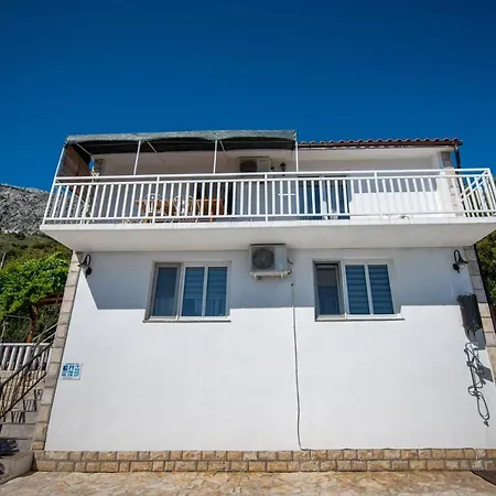 Holiday home Kuca Za Odmor Bernarda *