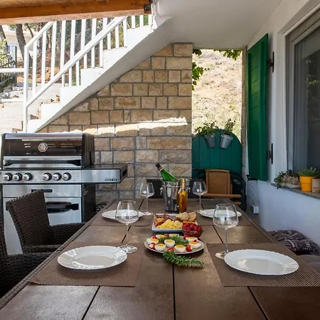 Ferienhaus Kuca Za Odmor Bernarda Omiš